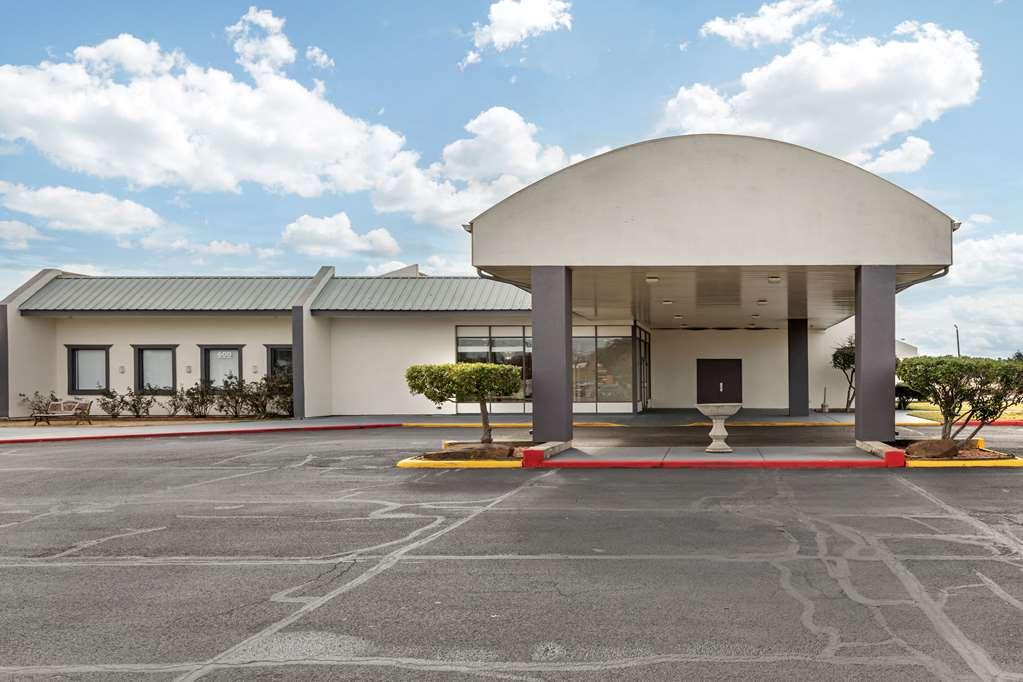 Suburban Studios Gainesville Bagian luar foto